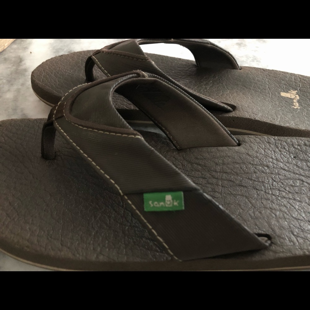 Boys Sanuk brown flip flops